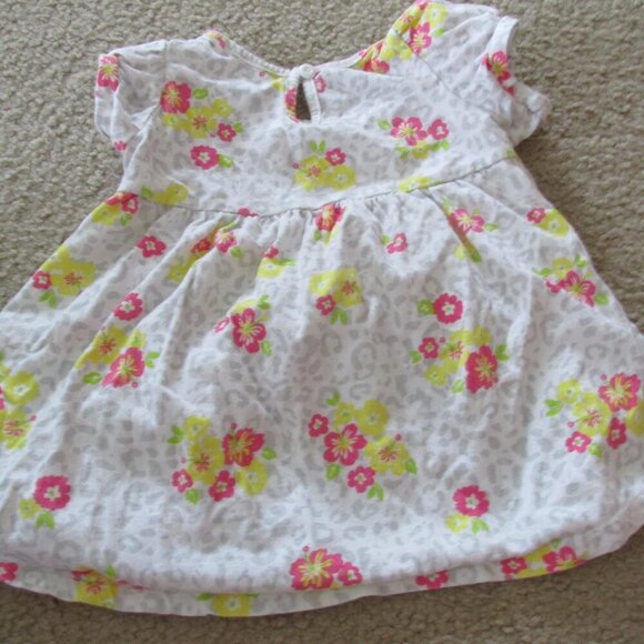 Cuddle Bear Shirt Infant Girls 12M White Gray Short Sleeve Floral Pullover Tee - Picture 2 of 3